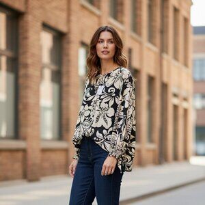 T TAHARI Women’s Black and Ivory Floral Blouse Size XS.